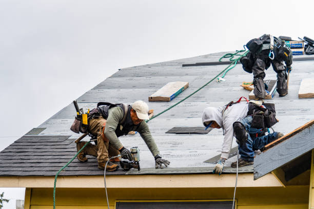 Professional Gutter Installation technician working in La Crescenta, CA